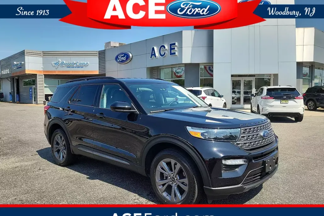 2022 Ford Explorer XLT photo 1