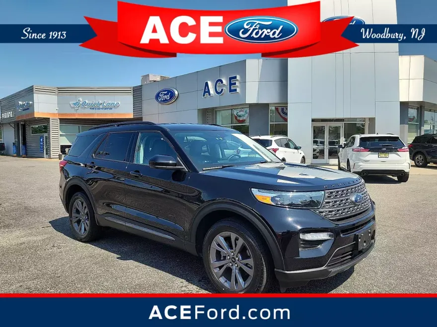 2022 Ford Explorer XLT photo 1