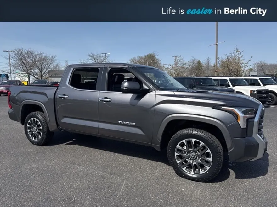 2023 Toyota Tundra Limited photo 1