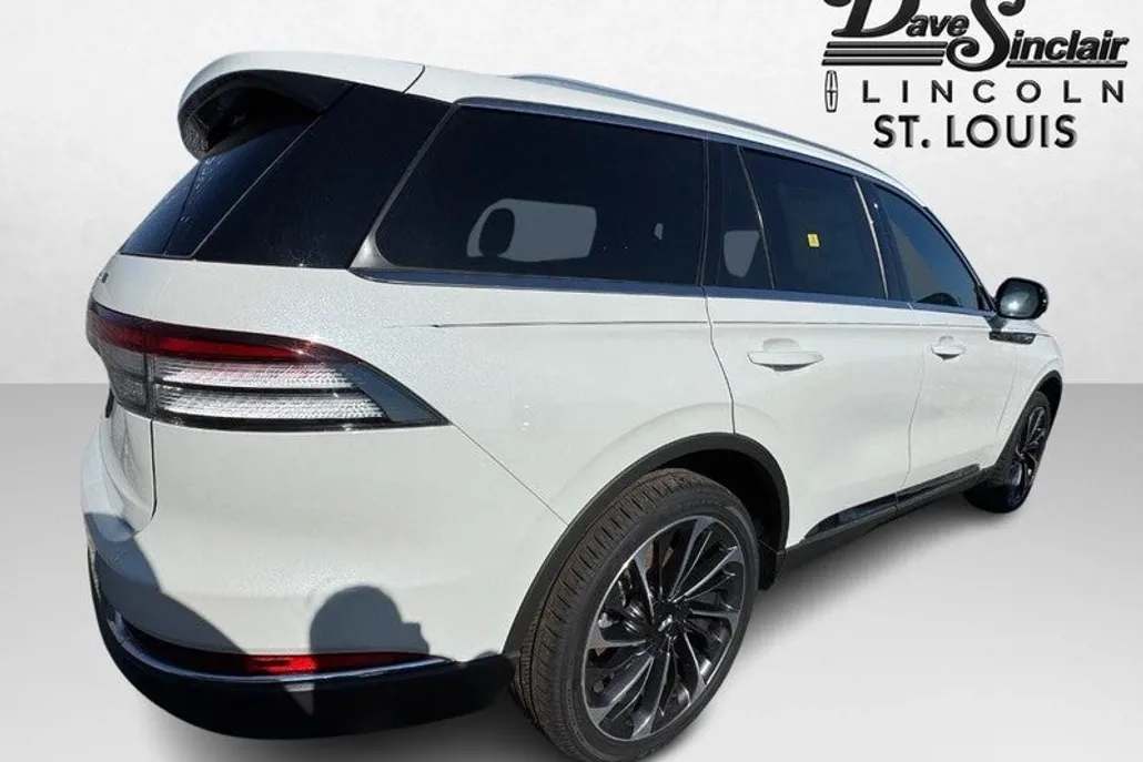 2025 Lincoln Aviator Reserve photo 1