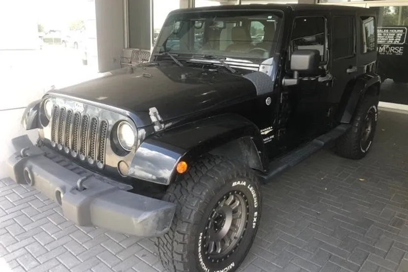 2014 Jeep Wrangler Unlimited Sahara photo 1