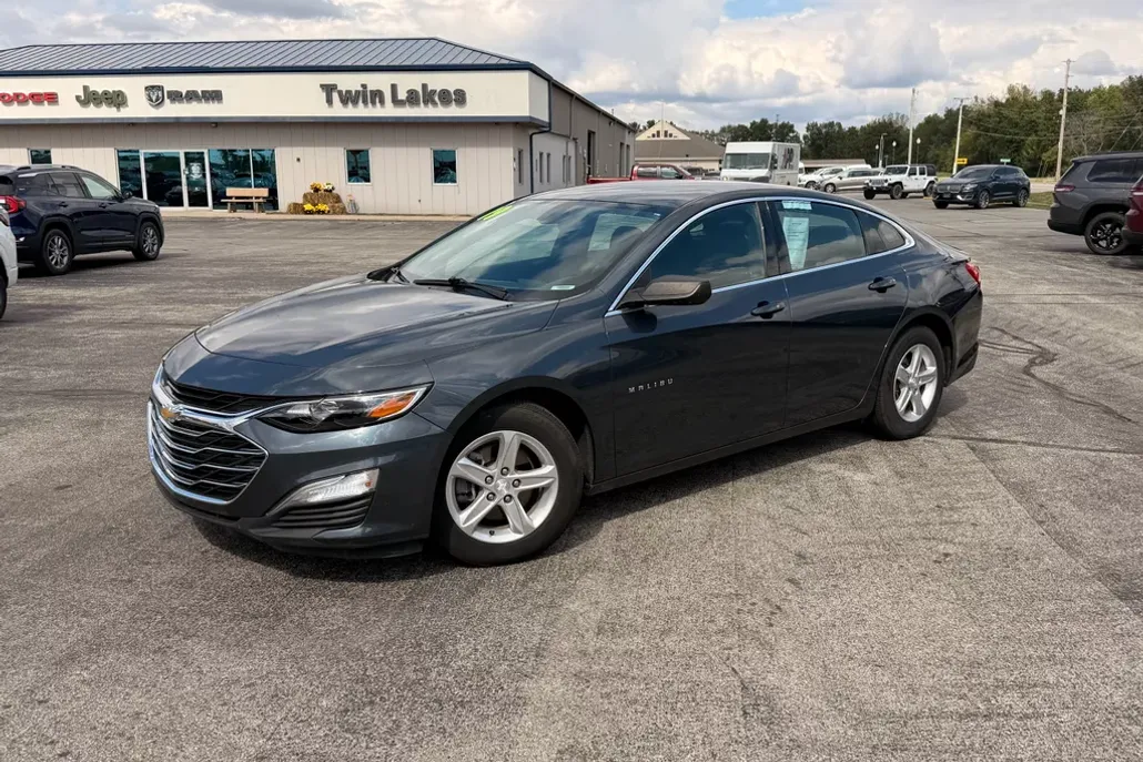 2019 Chevrolet Malibu LS photo 1