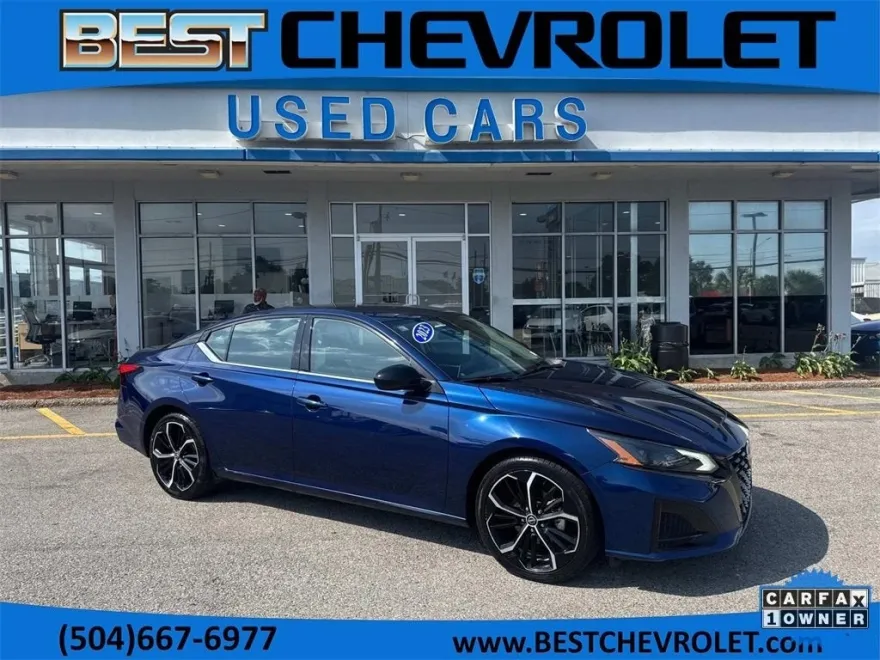 2023 Nissan Altima 2.5 SR photo 1