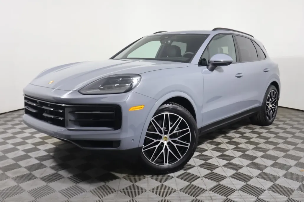 2024 Porsche Cayenne photo 1
