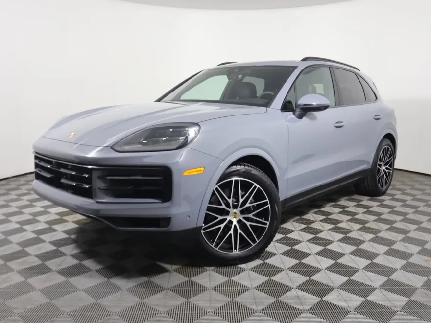 2024 Porsche Cayenne photo 1