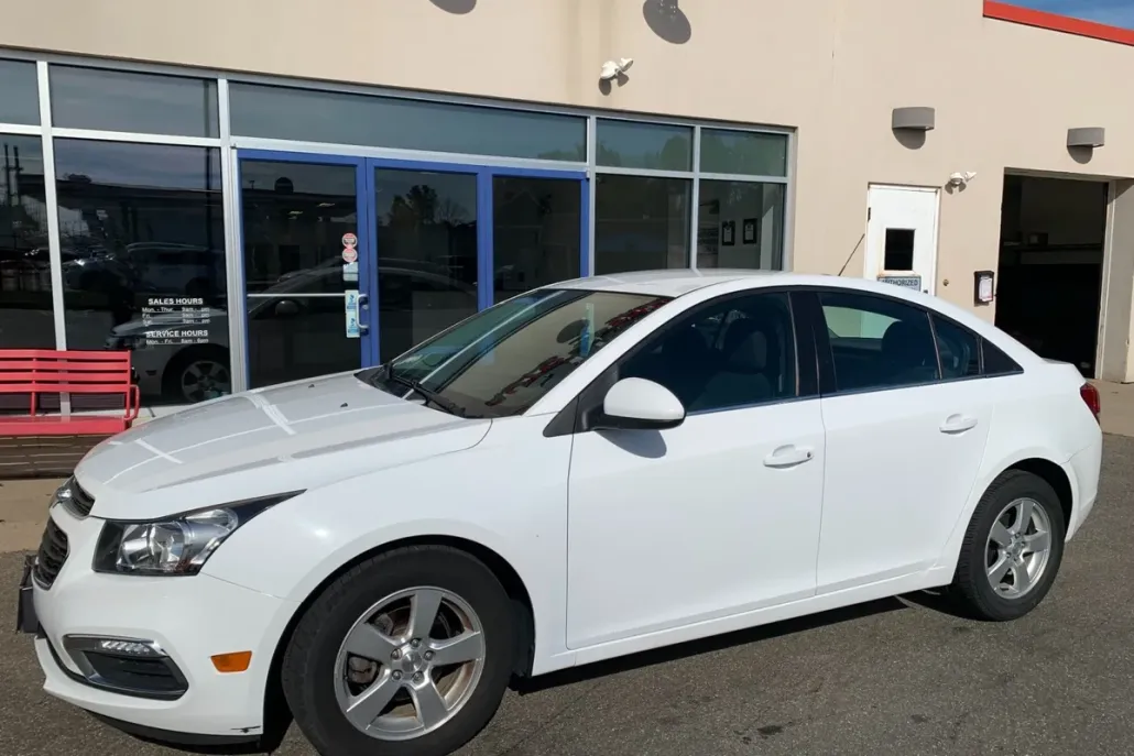 2015 Chevrolet Cruze LT photo 1