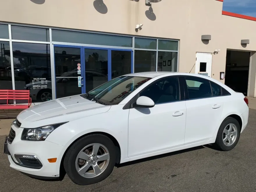 2015 Chevrolet Cruze LT photo 1