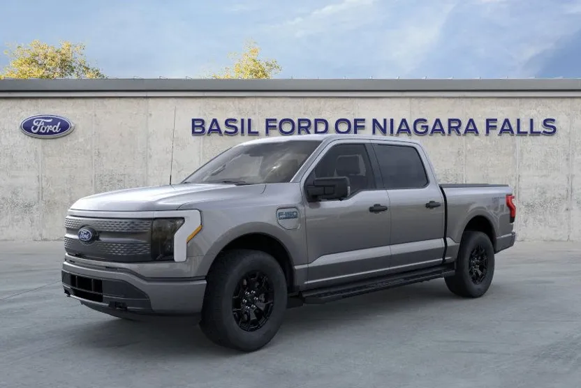 2025 Ford F-150 Lightning XLT photo 1