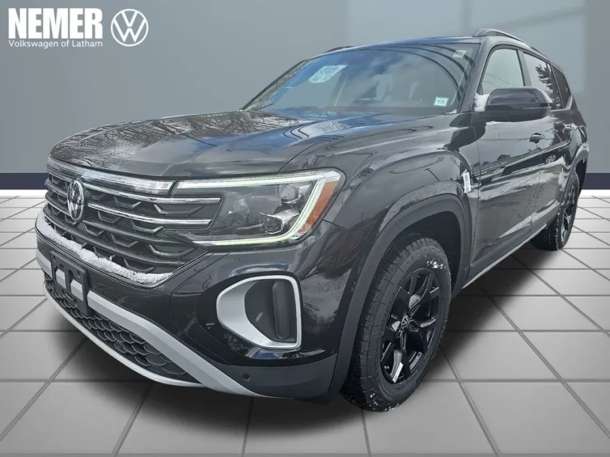2025 Volkswagen Atlas Peak Edition SE photo 1