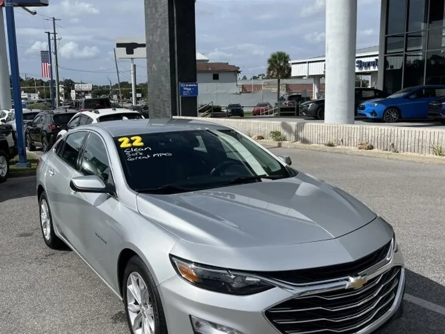 2022 Chevrolet Malibu 1LT photo 1