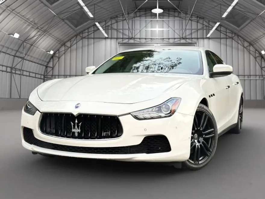 2017 Maserati Ghibli photo 1