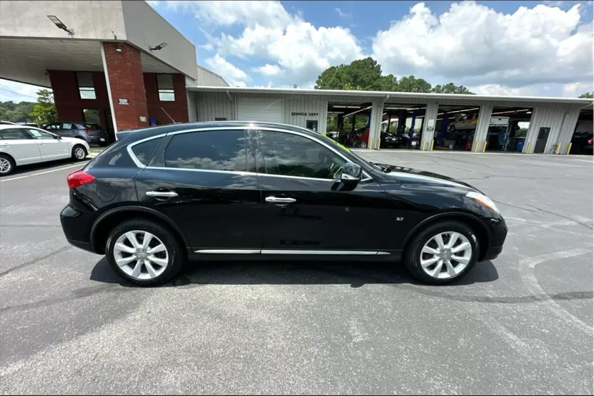 2017 Infiniti QX50 photo 1