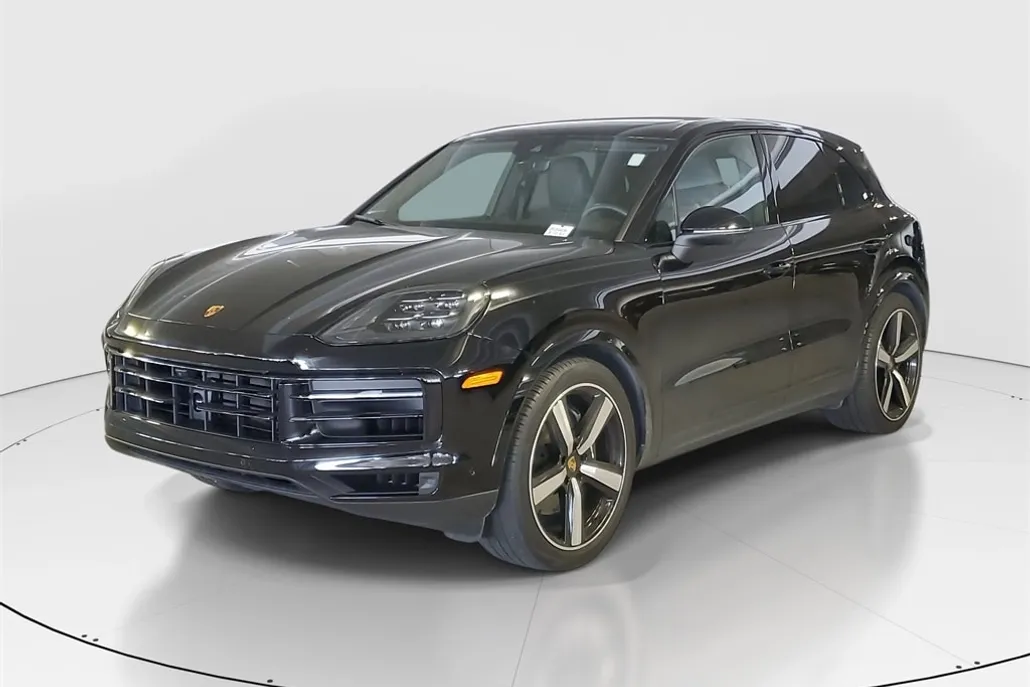 2024 Porsche Cayenne Base photo 1