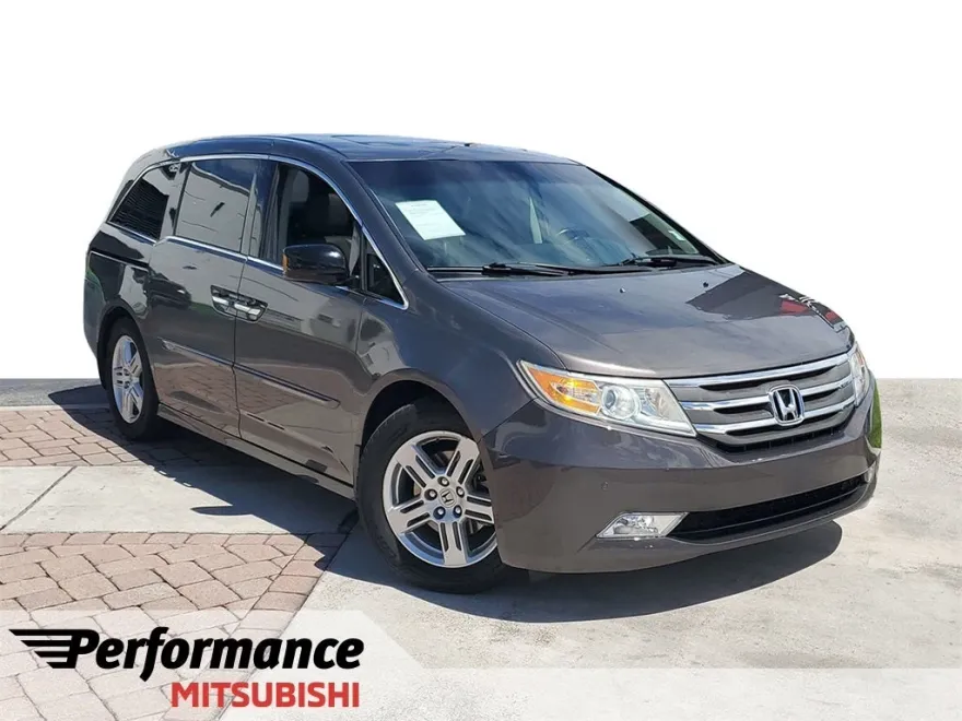 2011 Honda Odyssey Touring Elite photo 1