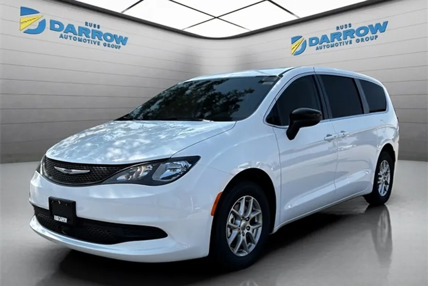 2024 Chrysler Voyager LX photo 1