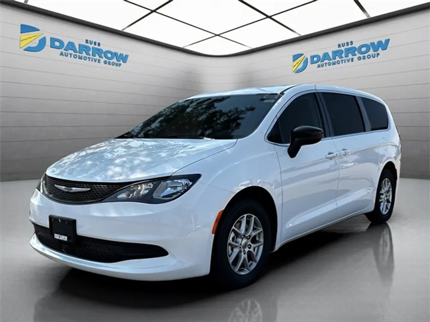 2024 Chrysler Voyager LX photo 1