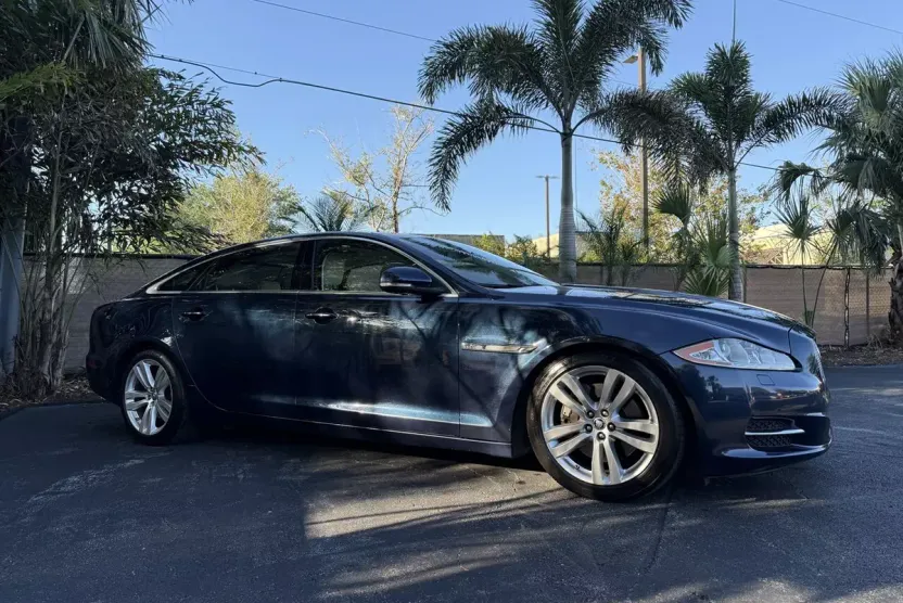 2011 Jaguar XJ XJL photo 1