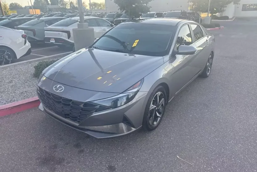 2023 Hyundai Elantra Hybrid Limited photo 1