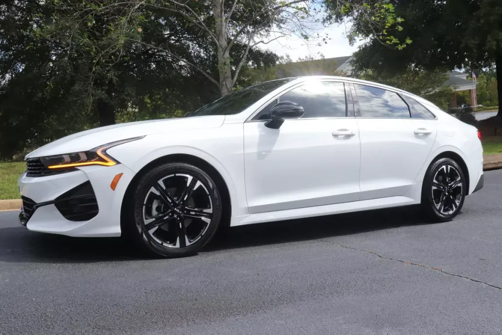 2022 Kia K5 GT-Line photo 1