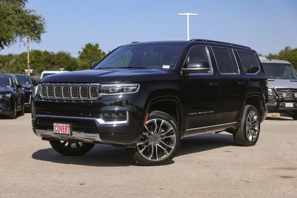 2022 Jeep Grand Wagoneer III photo 1