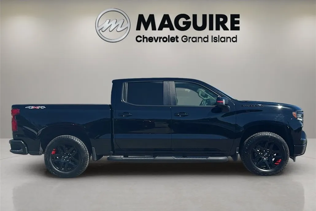 2024 Chevrolet Silverado 1500 RST photo 1