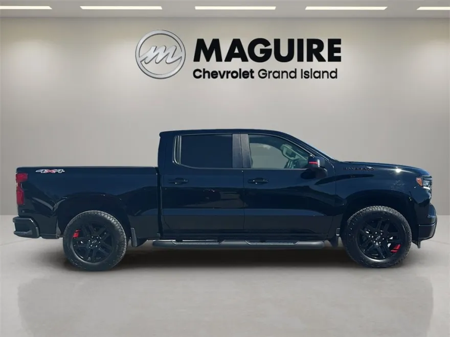 2024 Chevrolet Silverado 1500 RST photo 1