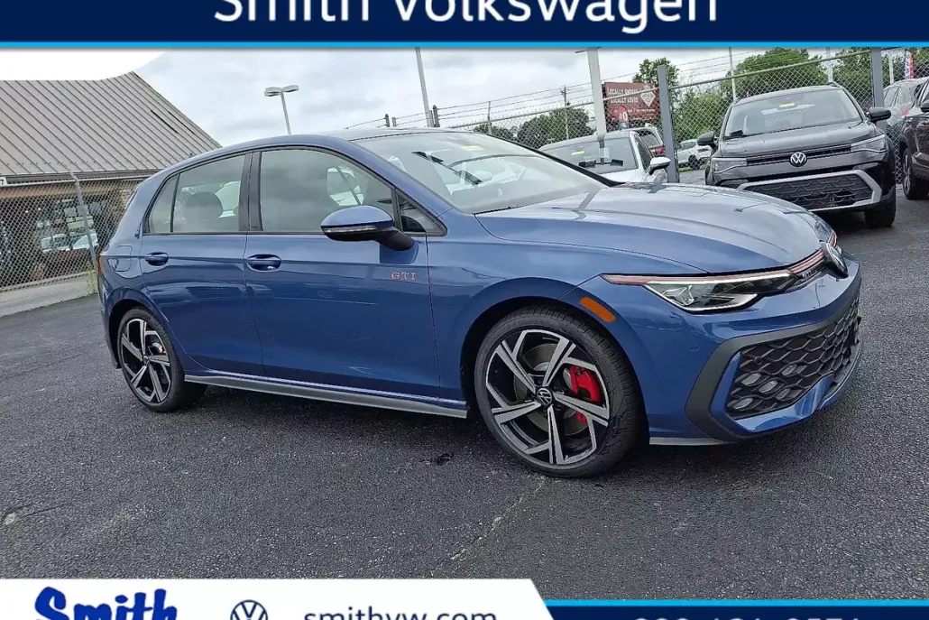 2025 Volkswagen Golf GTI SE photo 1