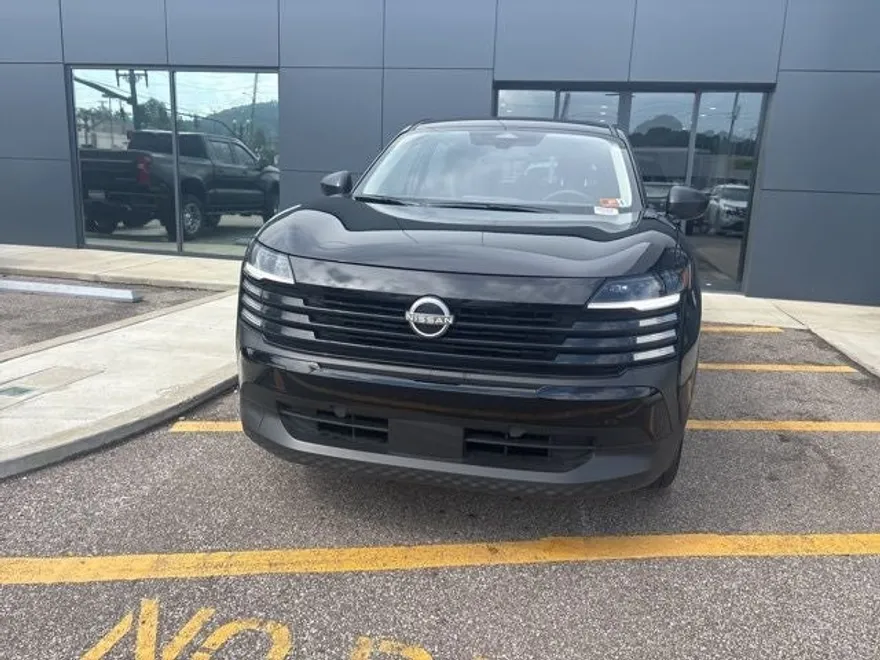 2025 Nissan Kicks S photo 1