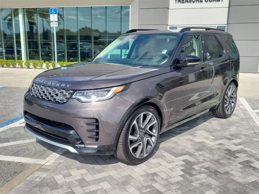 2025 Land Rover Discovery Metropolitan Edition photo 1