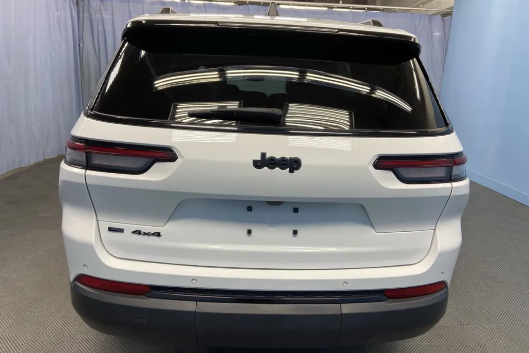 2022 Jeep Grand Cherokee Altitude photo 1
