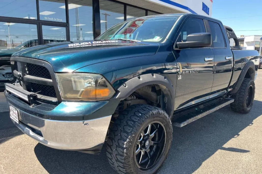 2011 Ram 1500 SLT photo 1