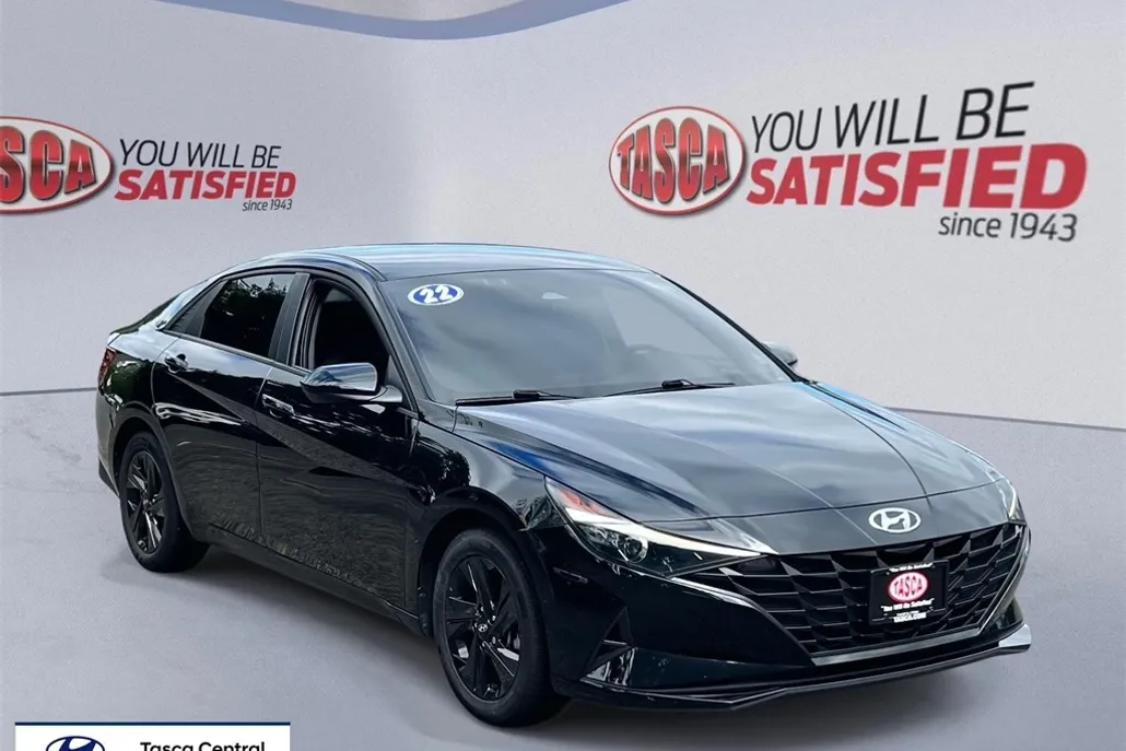 2022 Hyundai Elantra SEL photo 1