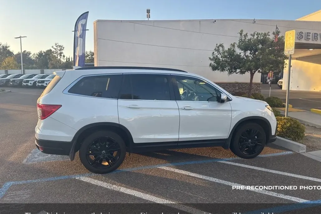 2022 Honda Pilot Special Edition photo 1