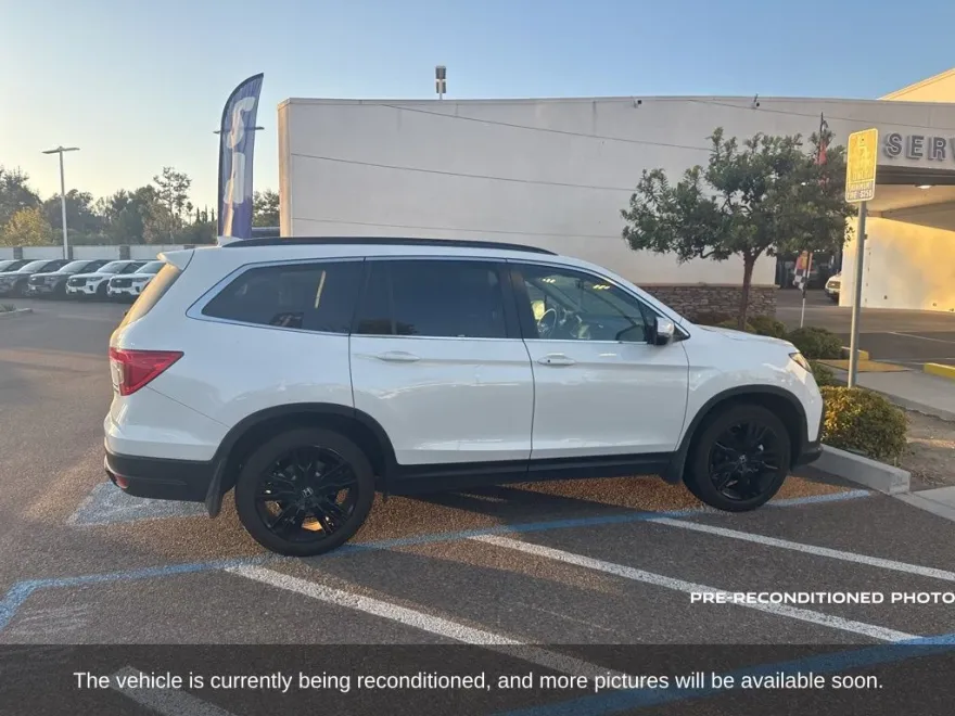 2022 Honda Pilot Special Edition photo 1