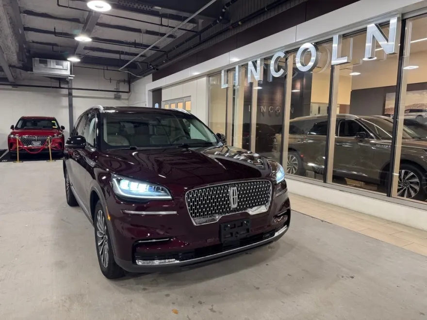 2022 Lincoln Aviator Standard photo 1