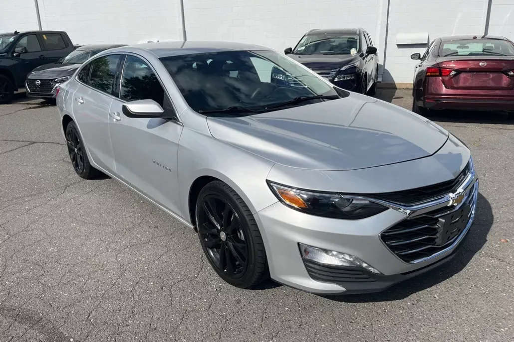 2022 Chevrolet Malibu 1LT photo 1