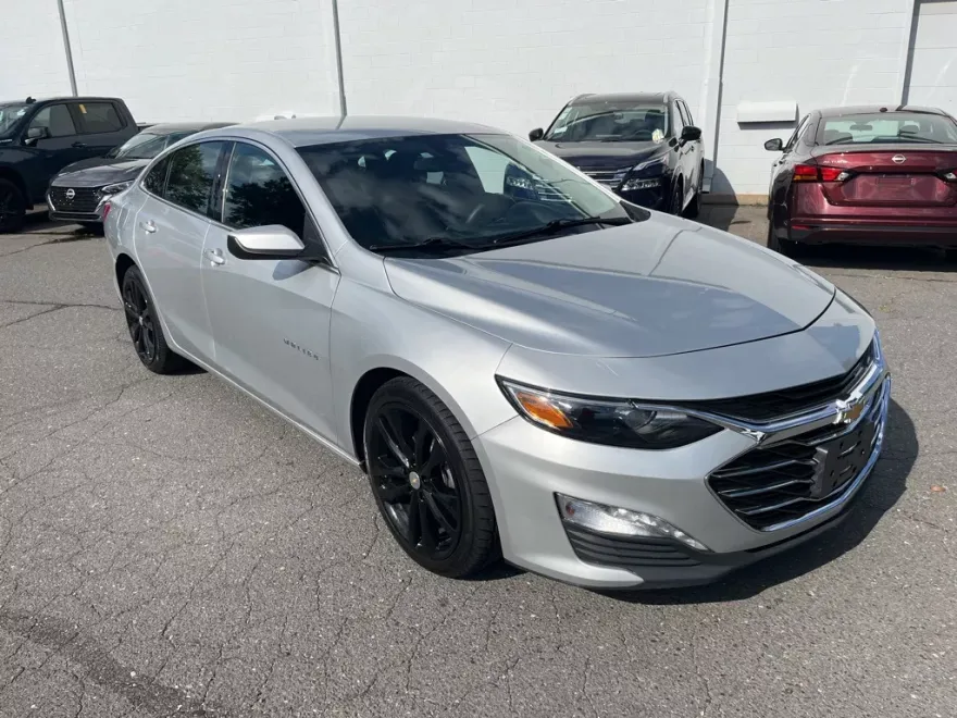 2022 Chevrolet Malibu 1LT photo 1