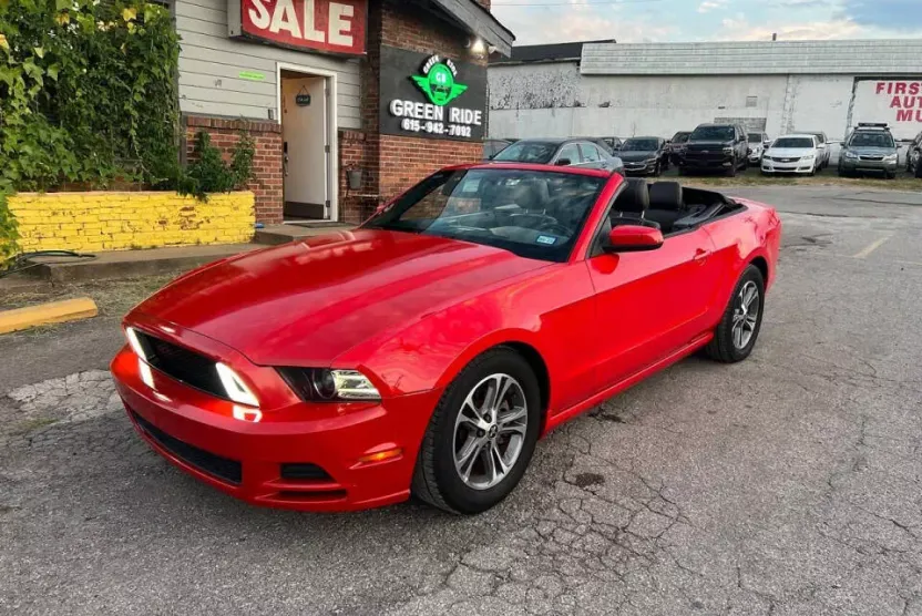 2014 Ford Mustang V6 Convertible photo 1