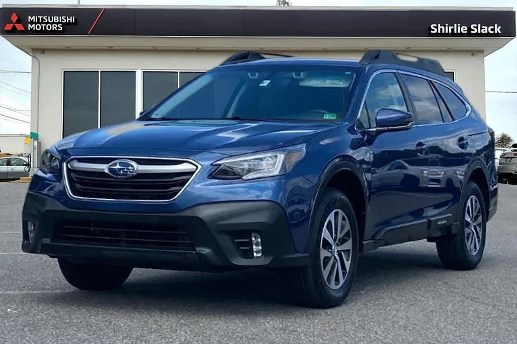 2022 Subaru Outback Premium photo 1