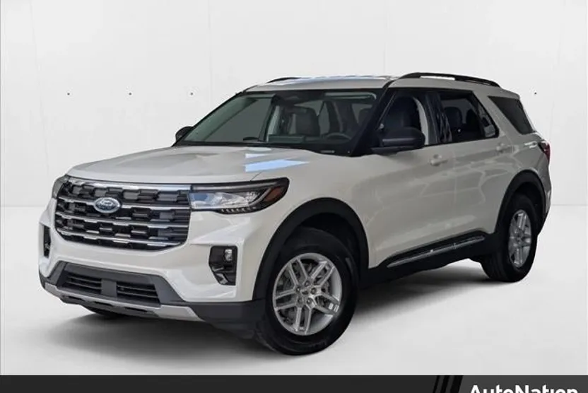 2025 Ford Explorer photo 1