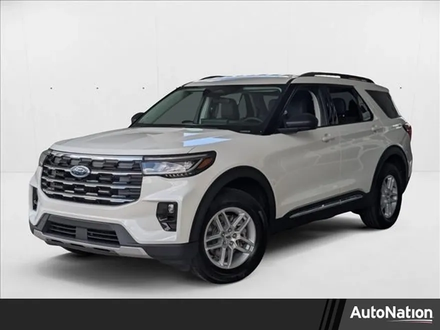 2025 Ford Explorer photo 1
