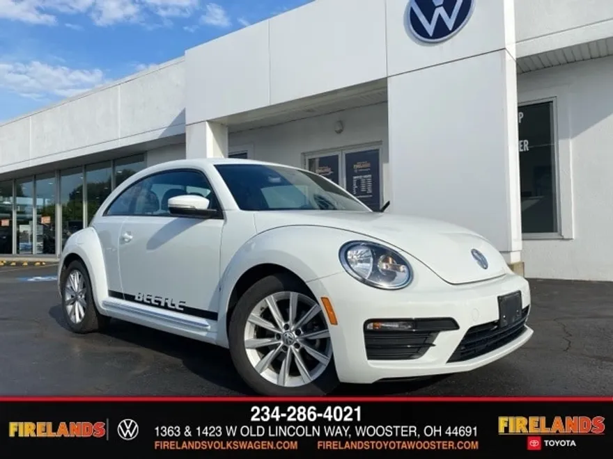 2018 Volkswagen Beetle S photo 1