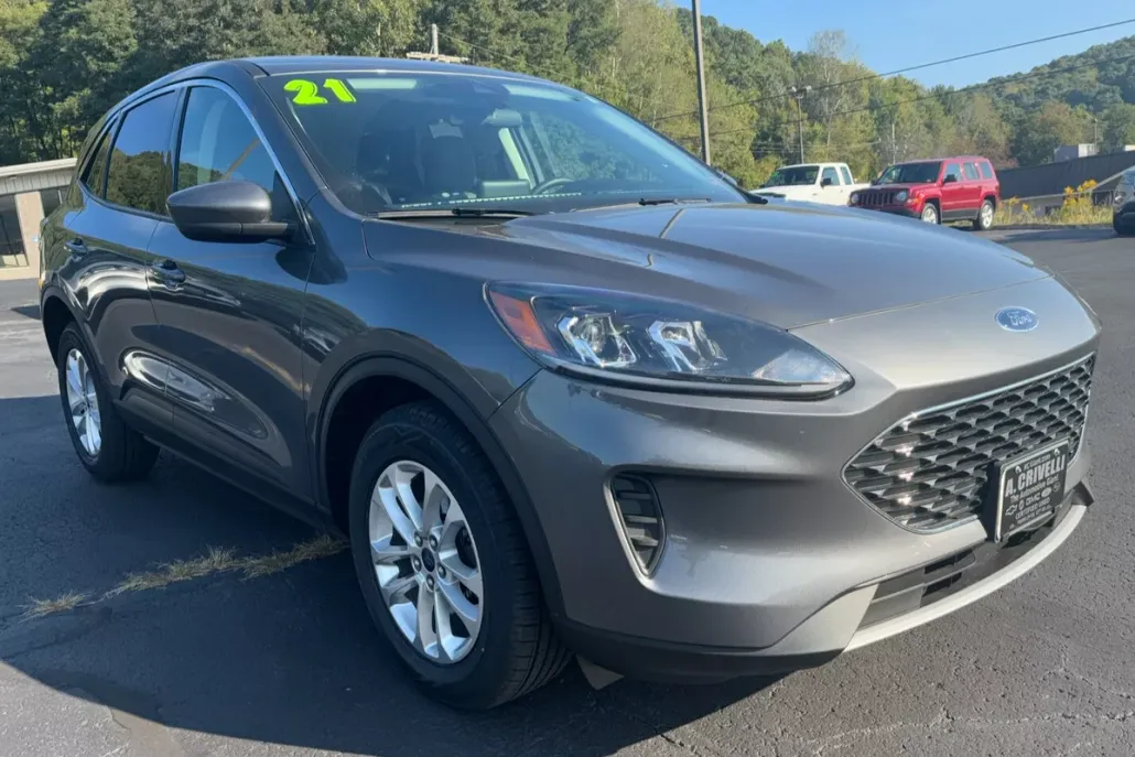2021 Ford Escape SE photo 1