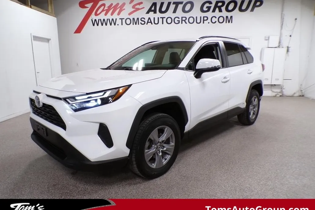 2022 Toyota RAV4 Hybrid XLE photo 1