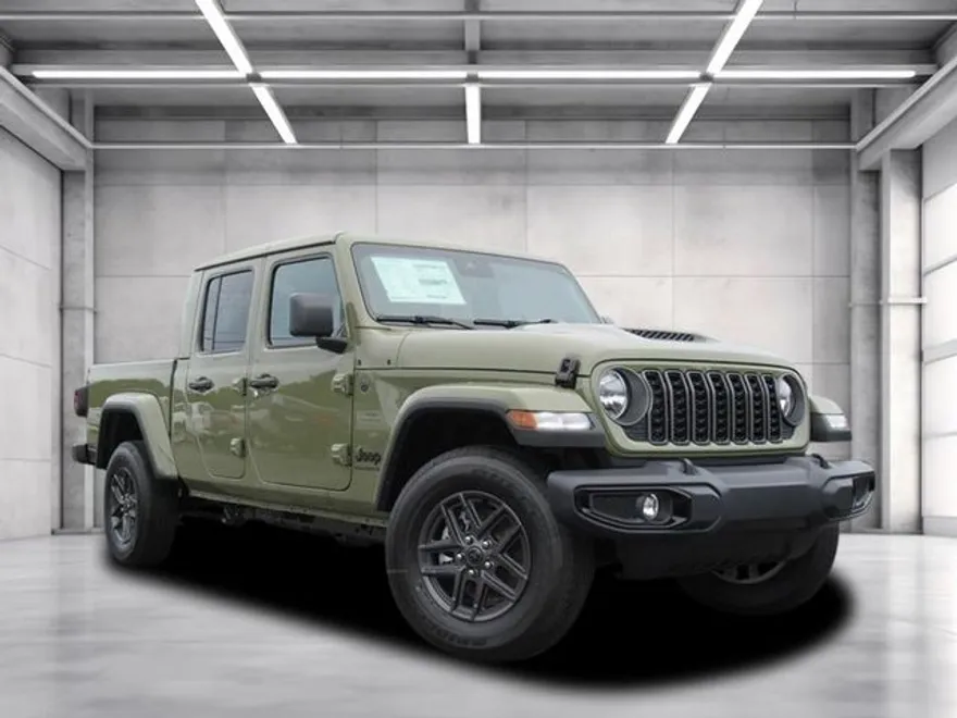 2025 Jeep Gladiator Sport S photo 1