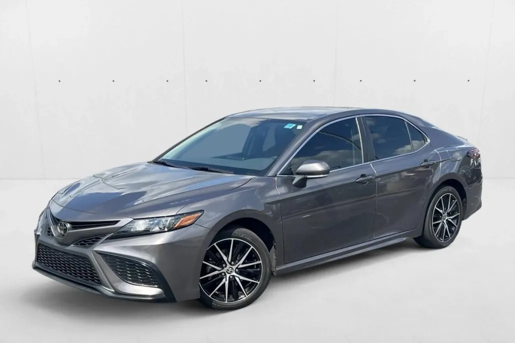 2024 Toyota Camry SE photo 1