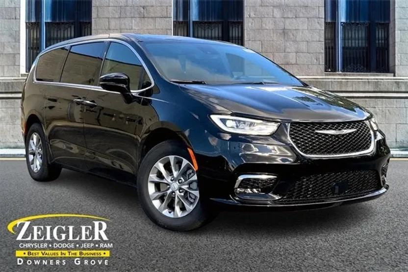 2026 Chrysler Pacifica photo 1