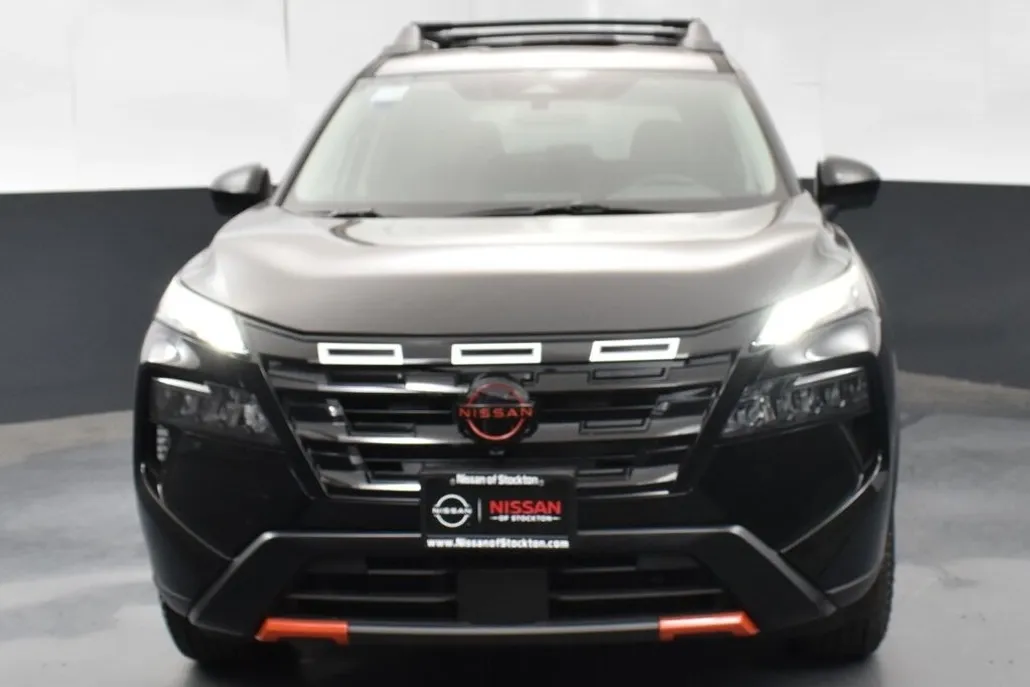 2026 Nissan Rogue SV photo 1