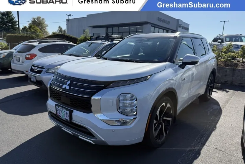 2023 Mitsubishi Outlander PHEV SEL photo 1