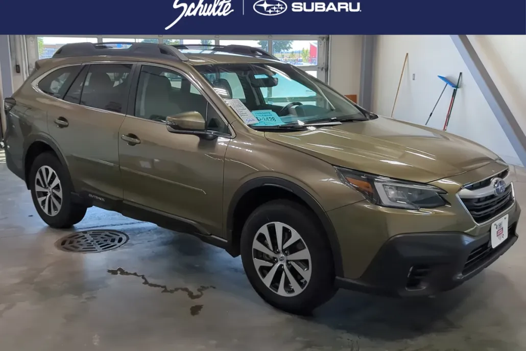 2020 Subaru Outback Premium photo 1